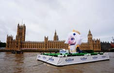 IANT PAIMON’S GLOBAL ENDLESS JOURNEY 6-METER-TALL FLOATING INFLATABLE ANGEL DOWN THE THAMES