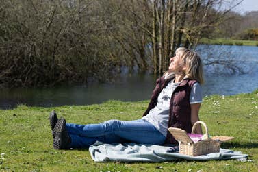 EDITORIAL USE ONLY Television presenter Michaela Strachan launches the ‘Pollinator Picnic’ campaign, which aims to get members of the public to interact more with wildlife in the UK following research commissioned by salad brand, Florette, and Earthwatch Europe that revealed only one third of the British public are worried about the decline in wildlife in their area. Issue date: Thursday May 11, 2023. PA Photo. The campaign launches today and encourages the nation to head into their gardens or local green spaces to have a picnic and spot some pollinators, as just under three quarters of butterfly species have now declined.