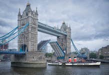 Paddle Steamer Waverley sails under Tower Bridge in London